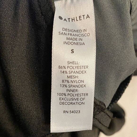 ATHLETA Printed Mesh Racer Run Shorts 4” Camo Mesh Green Women’s Size Small - Picture 9 of 9